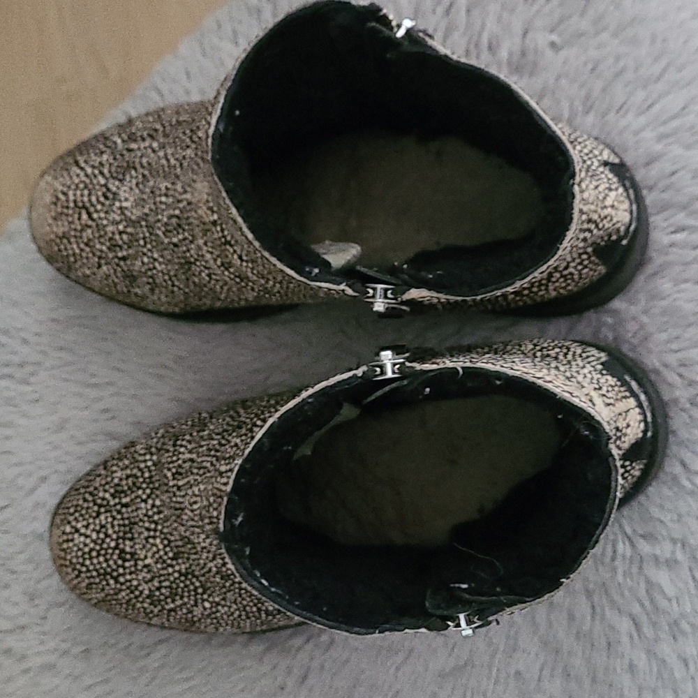 UGG Ankle Boots ❤️ - Picture 6 of 8